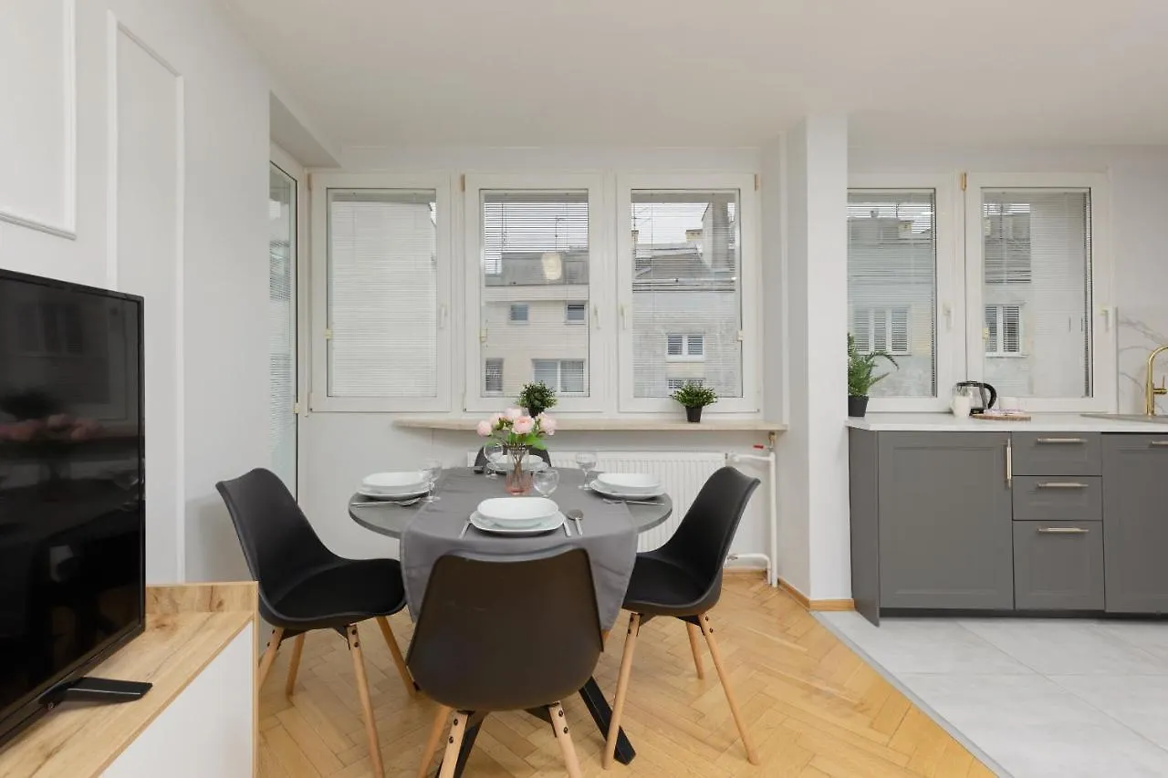 Warsaw Old Town Apartment By Noclegi Renters